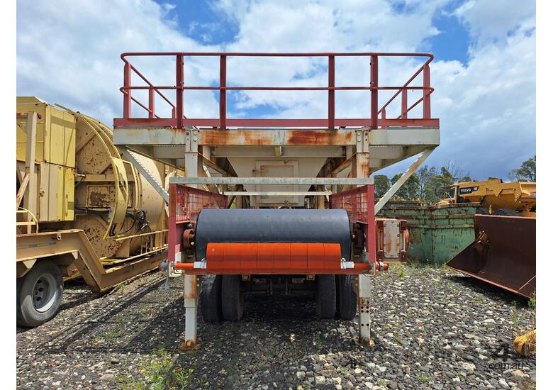 Trailer Mounted Screen