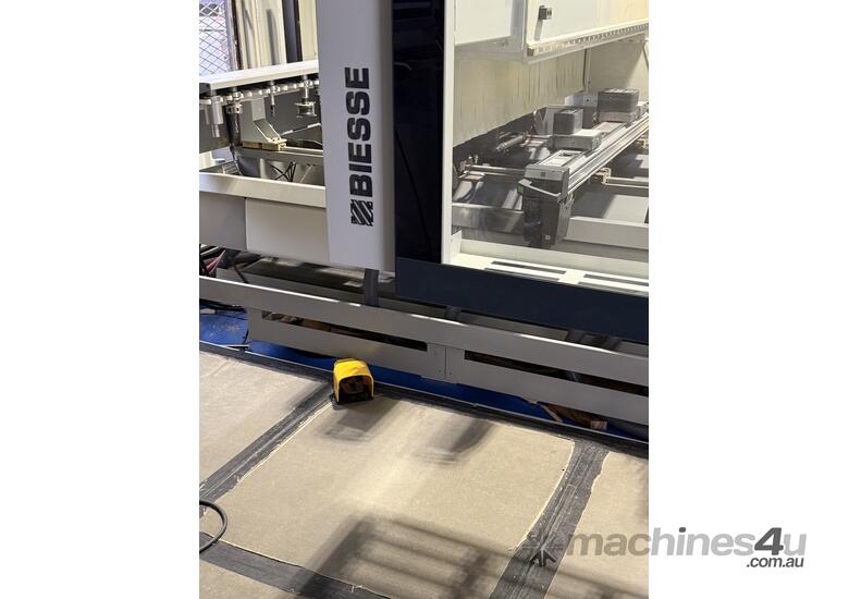 2022 BIESSE  rover a smart 1632 5axis CNC with low hours in exceptional condition