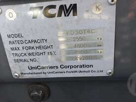 TCM FD30T4C Forklift - picture2' - Click to enlarge