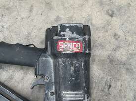 SENCO FinishPro 35 Pneumatic Air Pressure Fastener Gun - picture0' - Click to enlarge