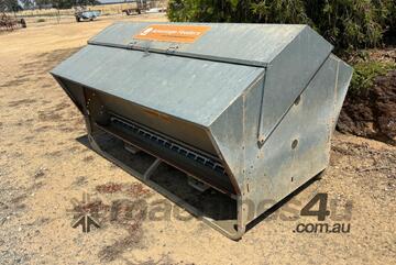 ADVANTAGE FEEDER NGF 1800-05 APPROX. 1 TONNE.