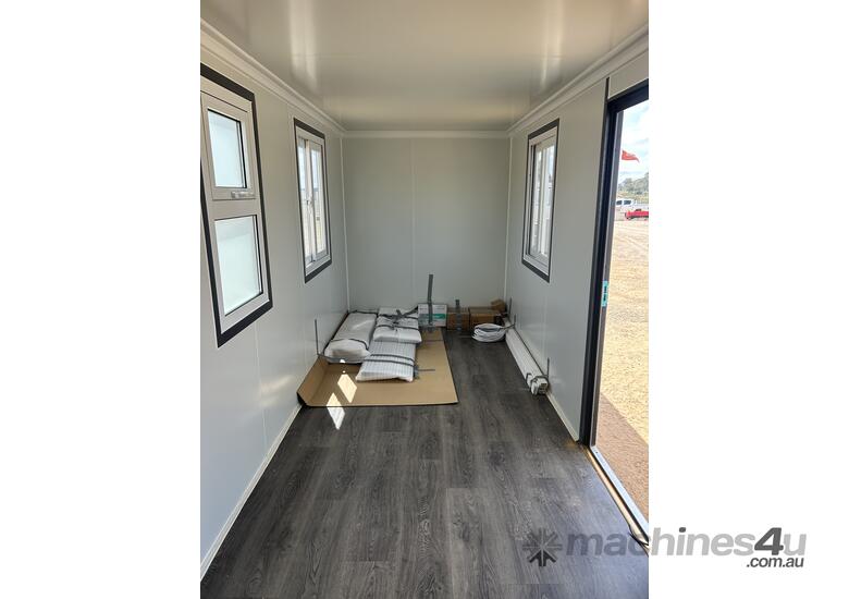 6m Accommodation/Office Block