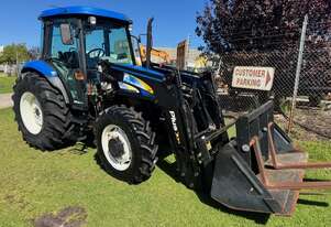 Tractor New Holland TD80D FEL 3PL 80HP 2424hr Bucket forks and hay forks
