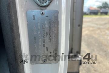 2016 Hino 300 616 Service Body