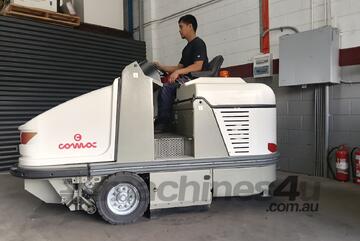 RIDE-ON SWEEPER - Only 52 Hrs - Suit New Machine Buyer