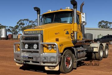 Mack 2002   TRIDENT PRIME MOVER