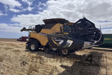 2019 New Holland CR8.90 Combines