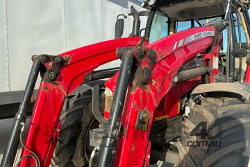 Massey Ferguson MF5711 Tractor
