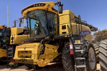 New Holland (8745) 2018 CR9.90