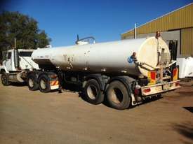 1990 International S-Line Water Tanker Combo - picture0' - Click to enlarge