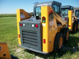 Mustang 1500R Skid Steer - picture2' - Click to enlarge