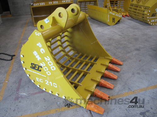 SEC 20 Ton Sieve Bucket for Komatsu PC200/PC220 - Includes Pin, 1400mm Width, 75mm Gap
