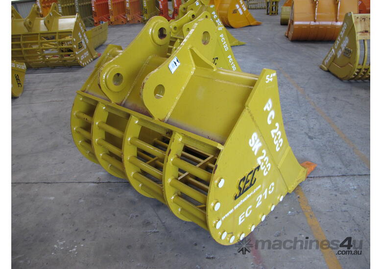SEC 20 Ton Sieve Bucket for Komatsu PC200/PC220 - Includes Pin, 1400mm Width, 75mm Gap