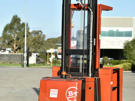 SELF PROPELLED MATERIAL HANDLING FORKLIFT - picture0' - Click to enlarge