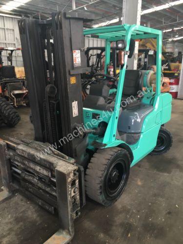 caption Used Mitsubishi 3.5 tonne LPG forklift