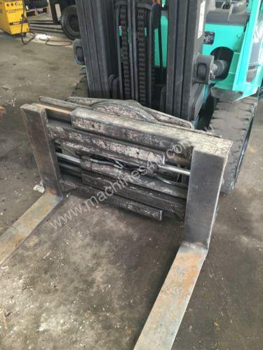 caption Used Mitsubishi 3.5 tonne LPG forklift