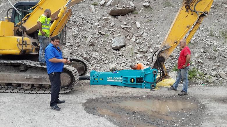 caption MSB MS600 H Rock Breaker