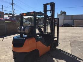 Used Toyota 2.5 tonne LPG forklift for sale - picture1' - Click to enlarge
