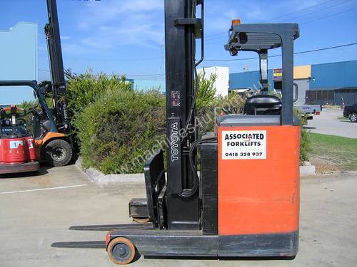 TOYOTA Reach Truck  6.5 mtr lift **LOW HOURS** 