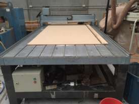 Multicam IIs cnc with vacuum and toolchanger - picture0' - Click to enlarge