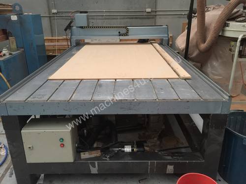 Multicam IIs cnc with vacuum and toolchanger