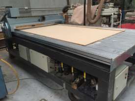 Multicam IIs cnc with vacuum and toolchanger - picture0' - Click to enlarge