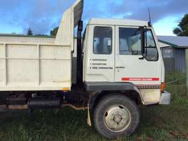 Mitsubishi FEB21 diesel Tipper - picture0' - Click to enlarge