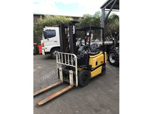 YALE FORKLIFT 1.5 TON 4.8M LIFT CONTAINER MAST