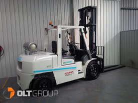 5 Tonne Forklift with Fork Positioner and Sideshift 6 cylinder Nissan engine low hours - picture1' - Click to enlarge