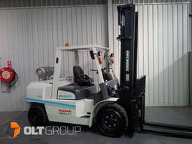 5 Tonne Forklift with Fork Positioner and Sideshift 6 cylinder Nissan engine low hours - picture2' - Click to enlarge