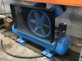 Pulford 700s air compressor New - picture0' - Click to enlarge