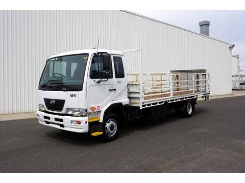 2010 Nissan UD MK6 Automatic Tray Truck