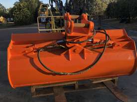1500mm Hydraulic Tilt Bucket - picture0' - Click to enlarge