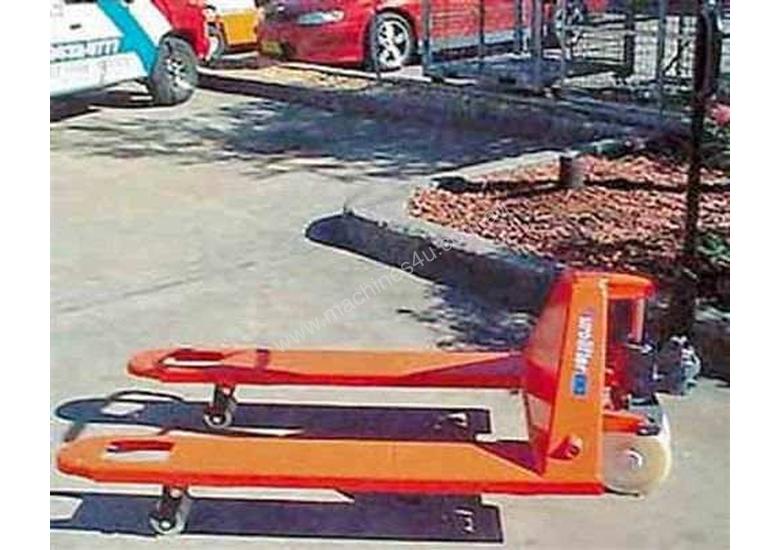 caption PALLET JACK