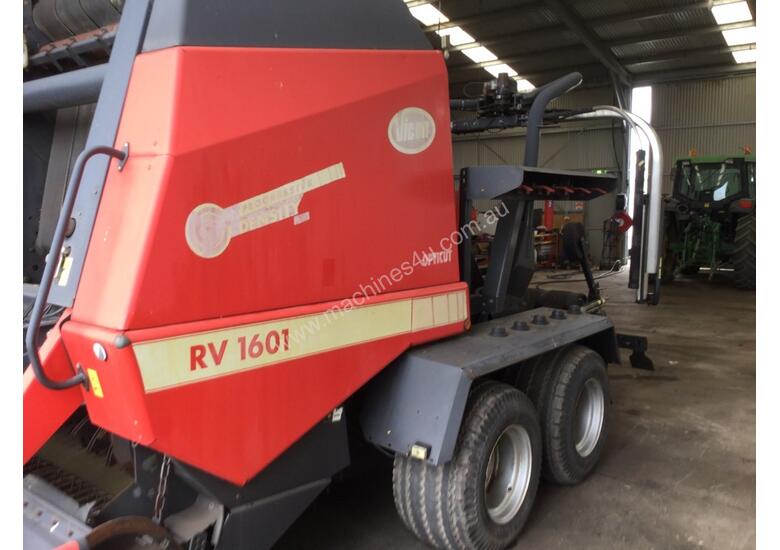 caption Vicon Round Baler Hay/Forage Equip