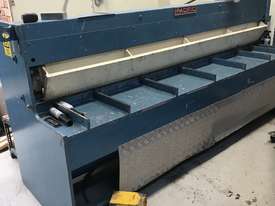 Hydraulic Guillotine - picture0' - Click to enlarge