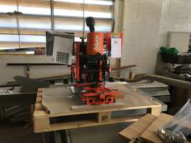 blum hinge press - picture0' - Click to enlarge