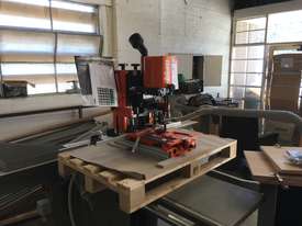 blum hinge press - picture1' - Click to enlarge