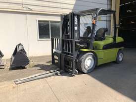 CLARK C50SD Counterbalance 5.0 Tonne Diesel Forklift - Hire - picture0' - Click to enlarge
