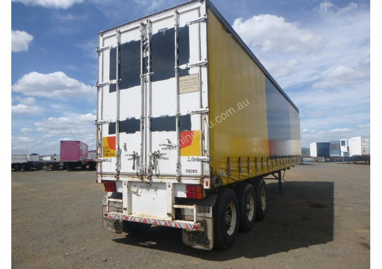 caption Freighter Semi Curtainsider Trailer