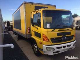 2004 Hino Ranger FC4J - picture0' - Click to enlarge