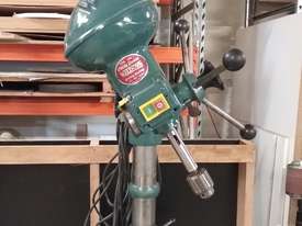 Waldown  radial  arm  drill press  240v  - picture0' - Click to enlarge