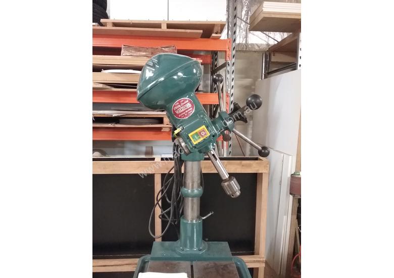 Used 1900 Waldown Waldown radial arm drill press 240v Drill Presses in