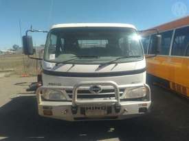 Hino 300 Series - picture0' - Click to enlarge