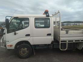 Hino 300 Series - picture2' - Click to enlarge