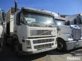 2004 Volvo FM9 - picture0' - Click to enlarge