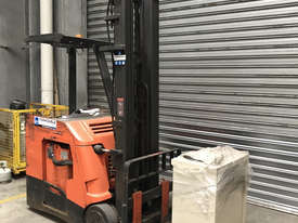 Raymond 425-C35TT Electric Counterbalance Forklift - picture0' - Click to enlarge