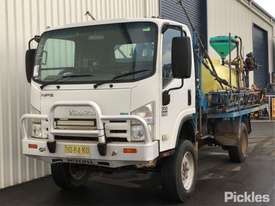 2012 Isuzu NPS300 - picture2' - Click to enlarge