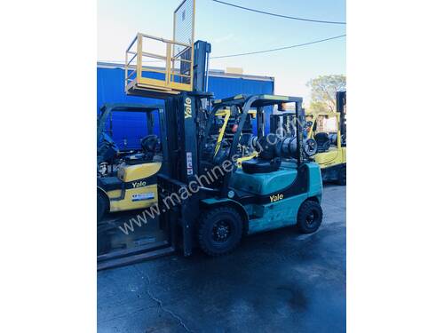 YALE 2.5t counterbalanced container access forklift