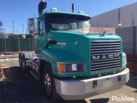 2001 Mack CH Fleet-Liner - picture0' - Click to enlarge